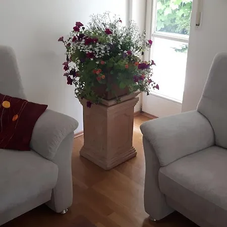 Lennefer Apartment Piding